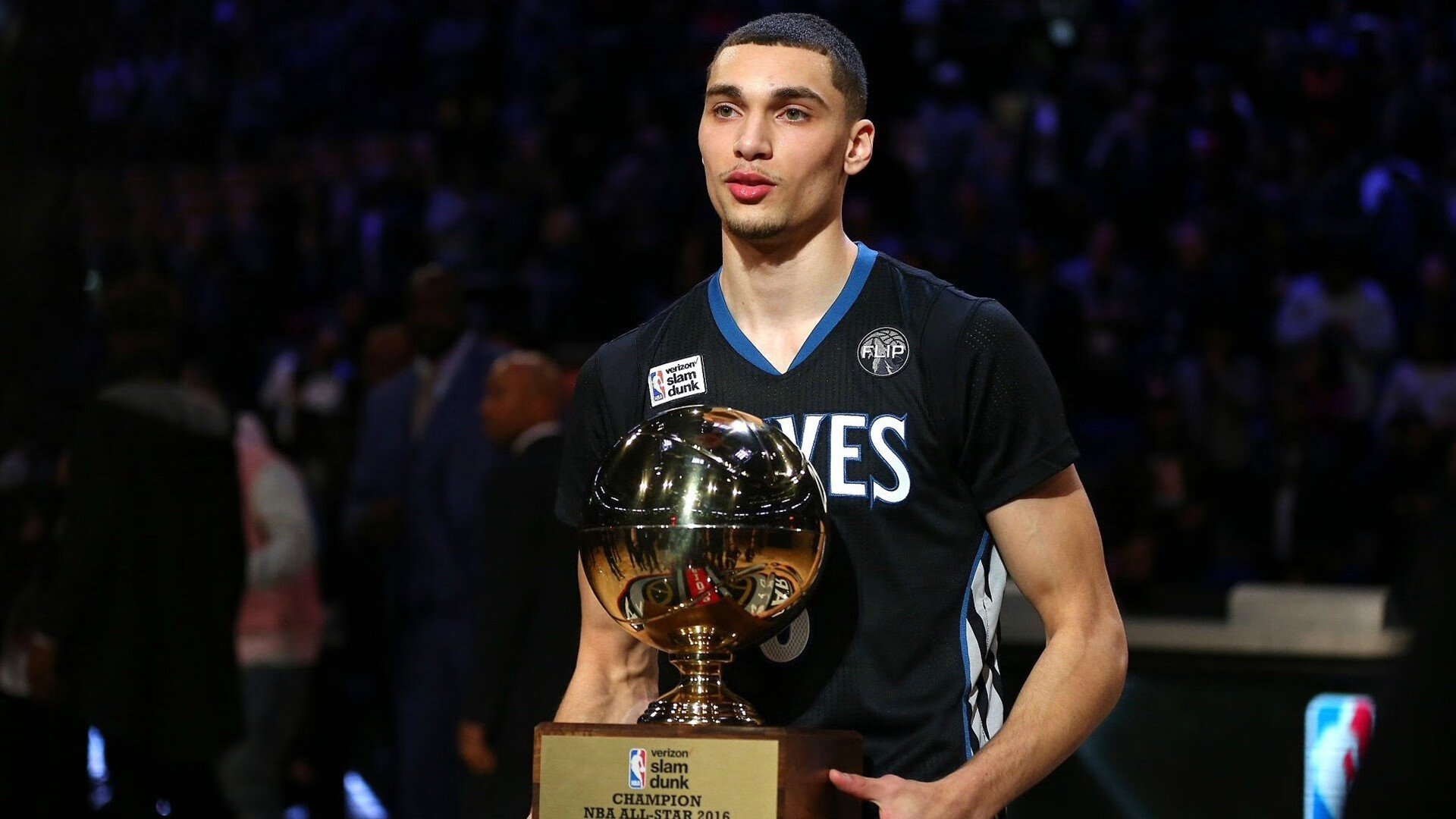 Doinb在加拿大队比赛中绝杀,连败引发热议!